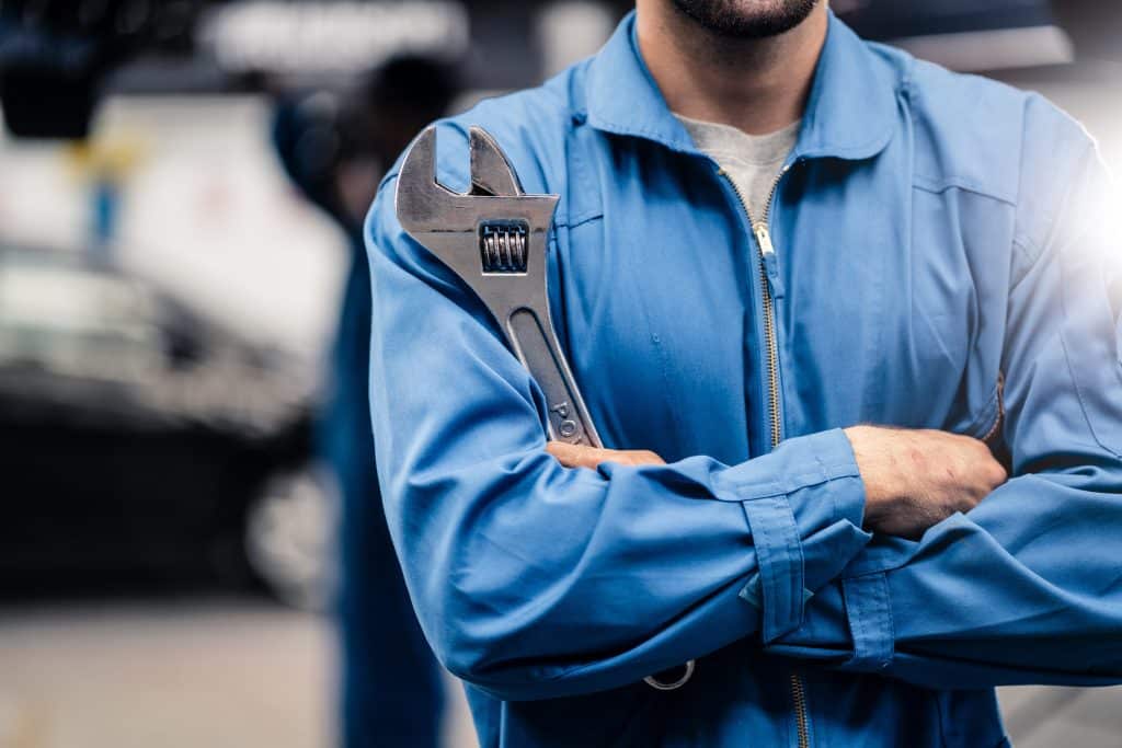 idus maintenance worker