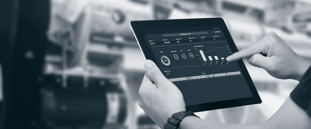 Tablet brukes i produksjon. Novotek: Automasjon, Digitalisering & IoT